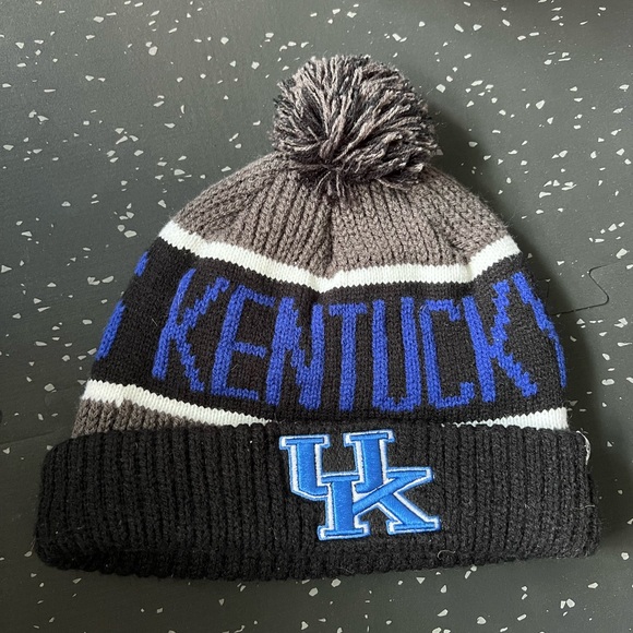47 Other - Kentucky Wildcats Winter Pom Pom Hat